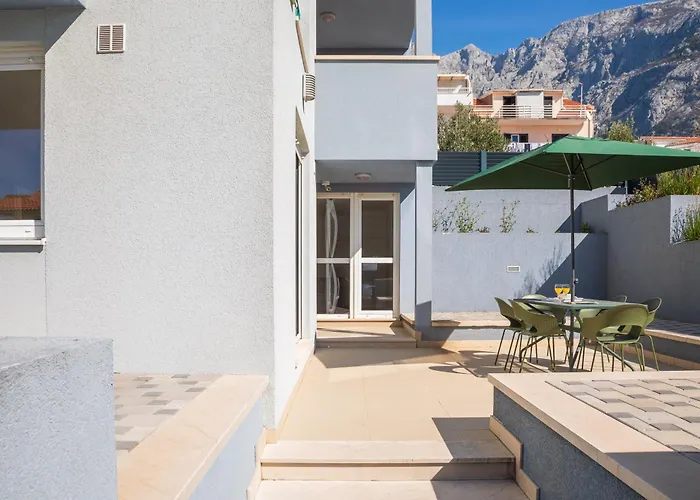 Lasta - Private Parking X2 * Makarska