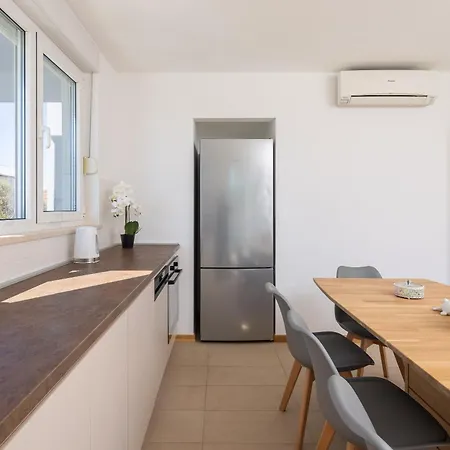 Lasta - Private Parking X2 Daire Makarska