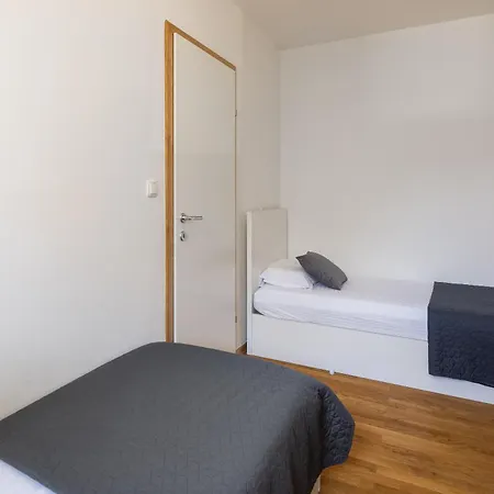 Apartman Lasta - Private Parking X2 *