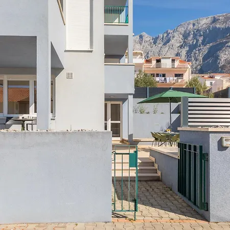 Lasta - Private Parking X2 * Μακάρσκα