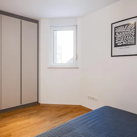 Lasta - Private Parking X2 Lejlighed *